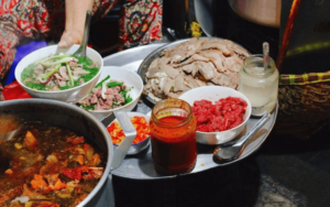 Phở Gánh Hàng Trống – Địa Điểm Phở Đêm Được Yêu Thích